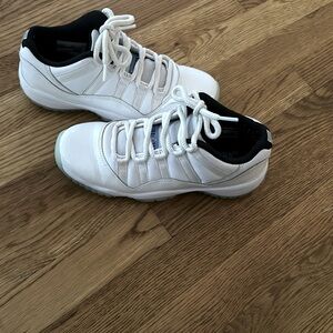 Gently worn Jordan 11 size 5.5 low tops